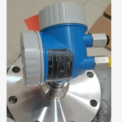 E+H靜壓式液位儀FMB70-ACR1CA200CAA外形圖